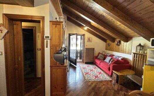 Appartamento su due piani in vendita in Borgata Granvilla